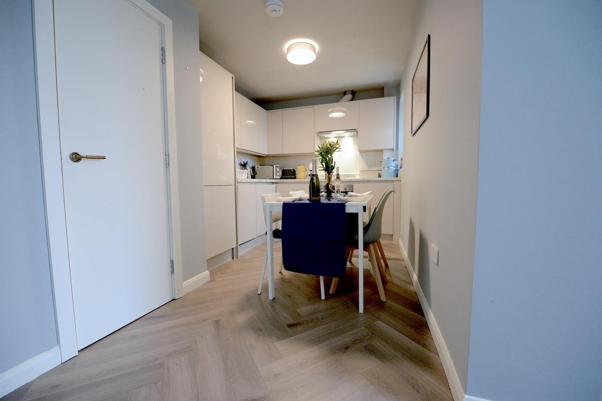 2 Bed Terraced Flat Piccadilly Line Apartment London Bagian luar foto