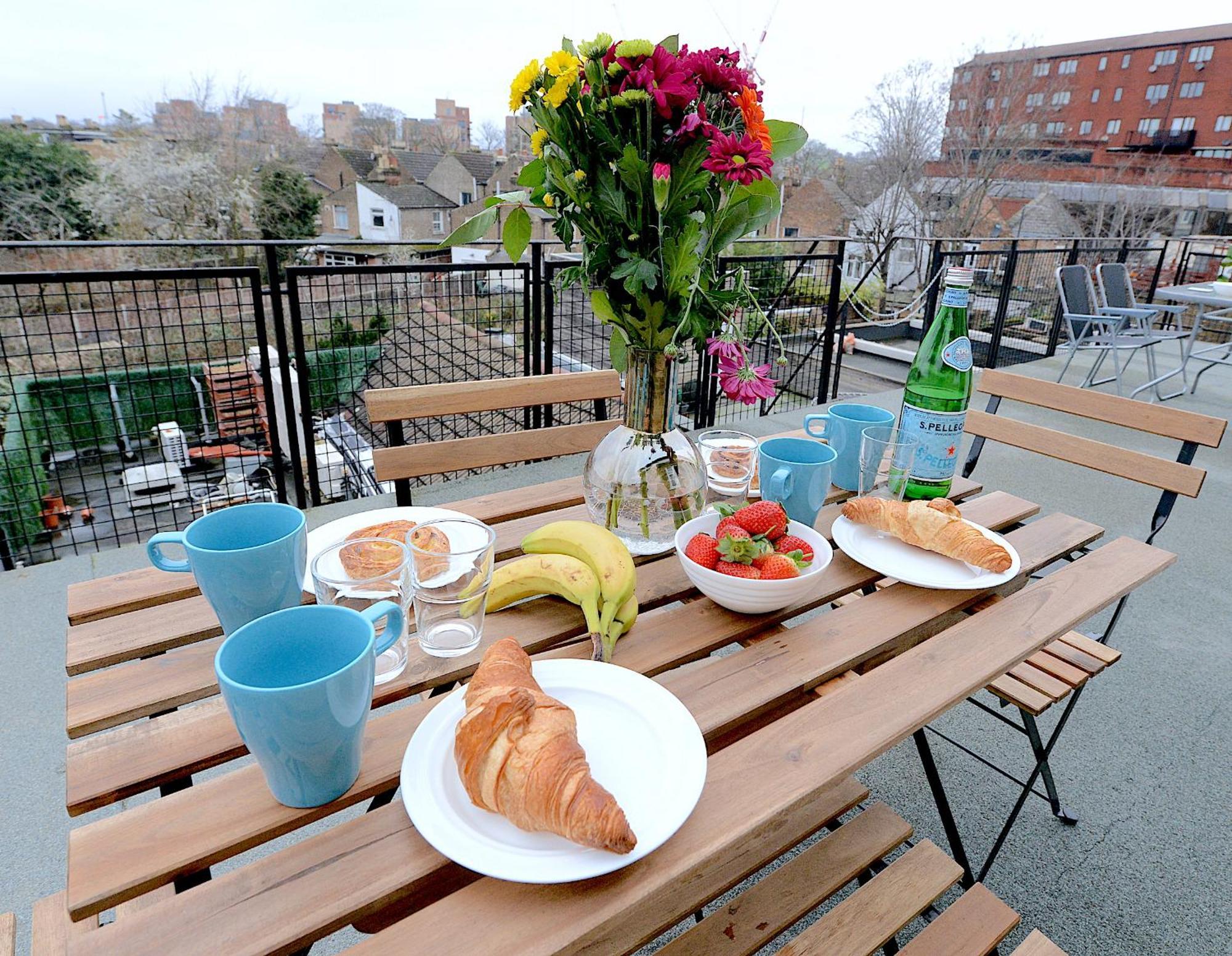 2 Bed Terraced Flat Piccadilly Line Apartment London Bagian luar foto
