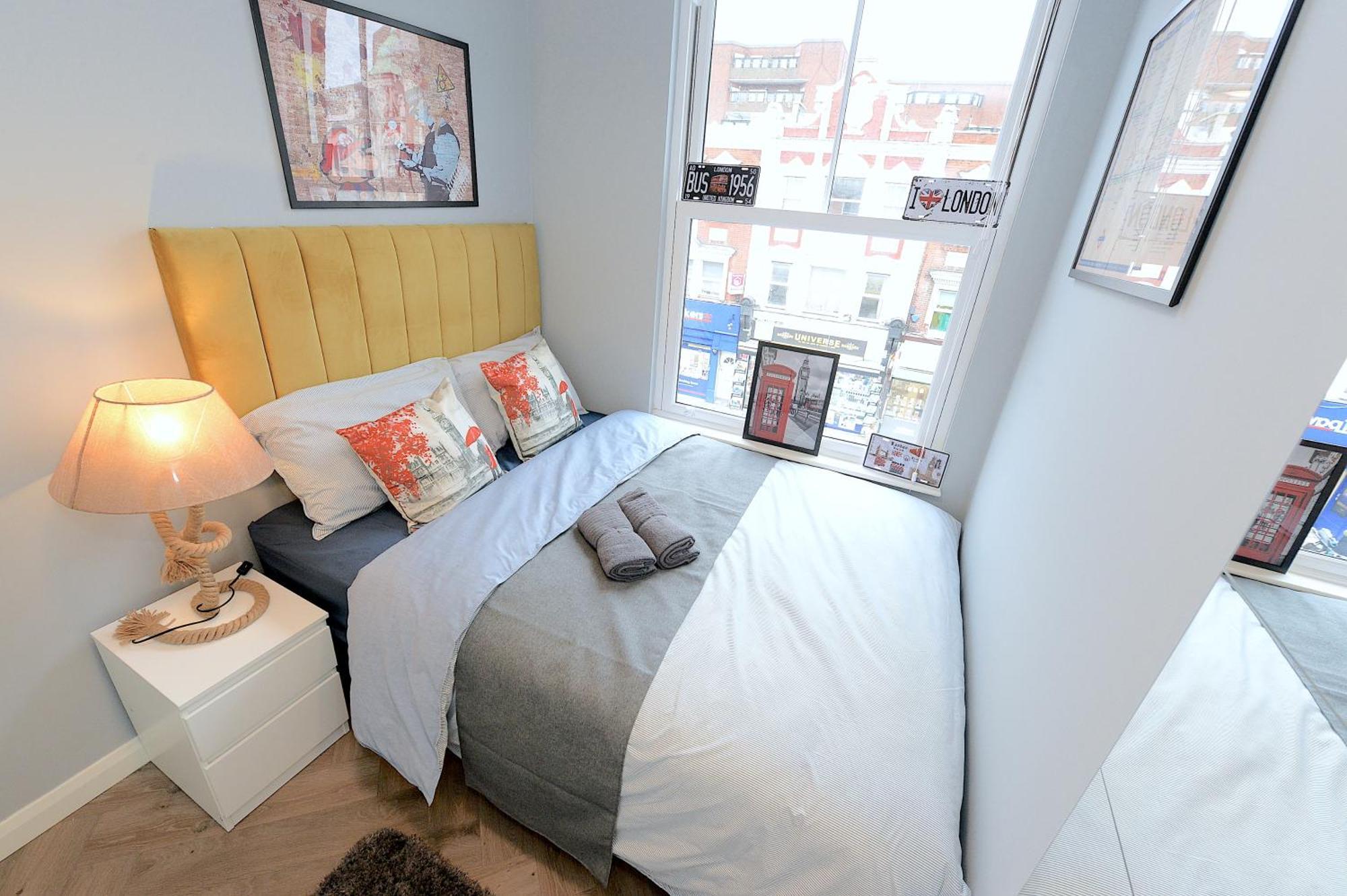 2 Bed Terraced Flat Piccadilly Line Apartment London Bagian luar foto