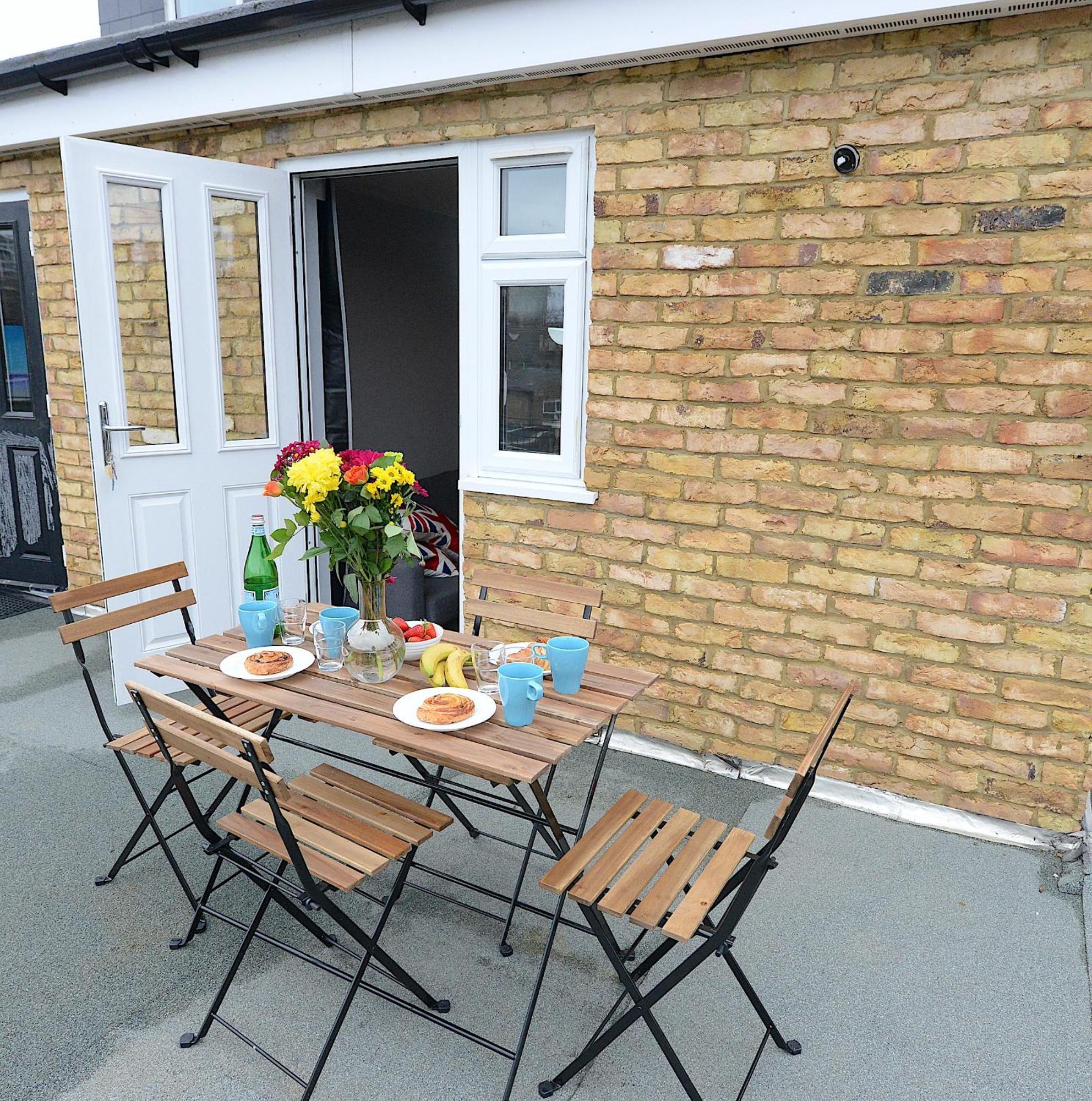 2 Bed Terraced Flat Piccadilly Line Apartment London Bagian luar foto